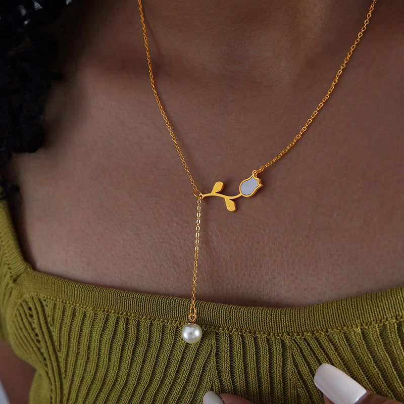 PEARL PENDANT ROSE NECKLACE