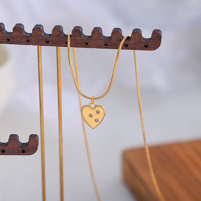 PENDANT LOVE NECKLACE