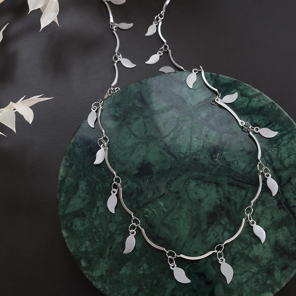 PEPPER PENDANT NECKLACE