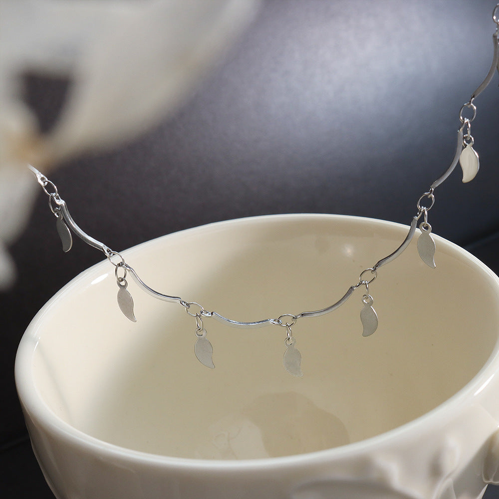 PEPPER PENDANT NECKLACE