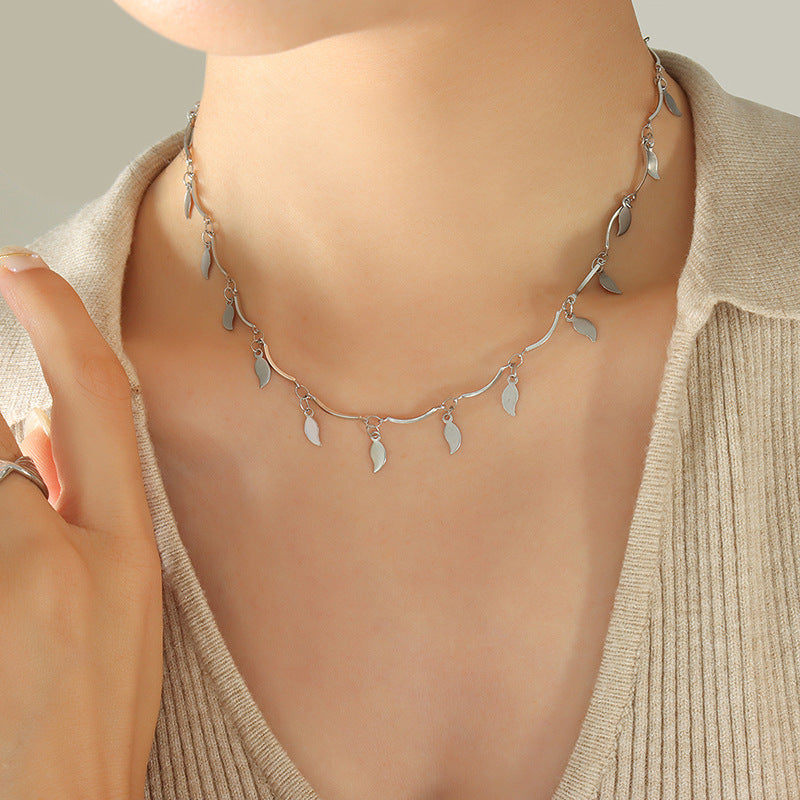 PEPPER PENDANT NECKLACE