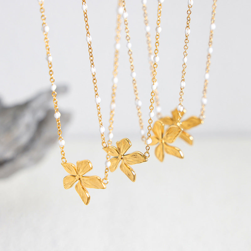 PETAL PENDANT NECKLACE
