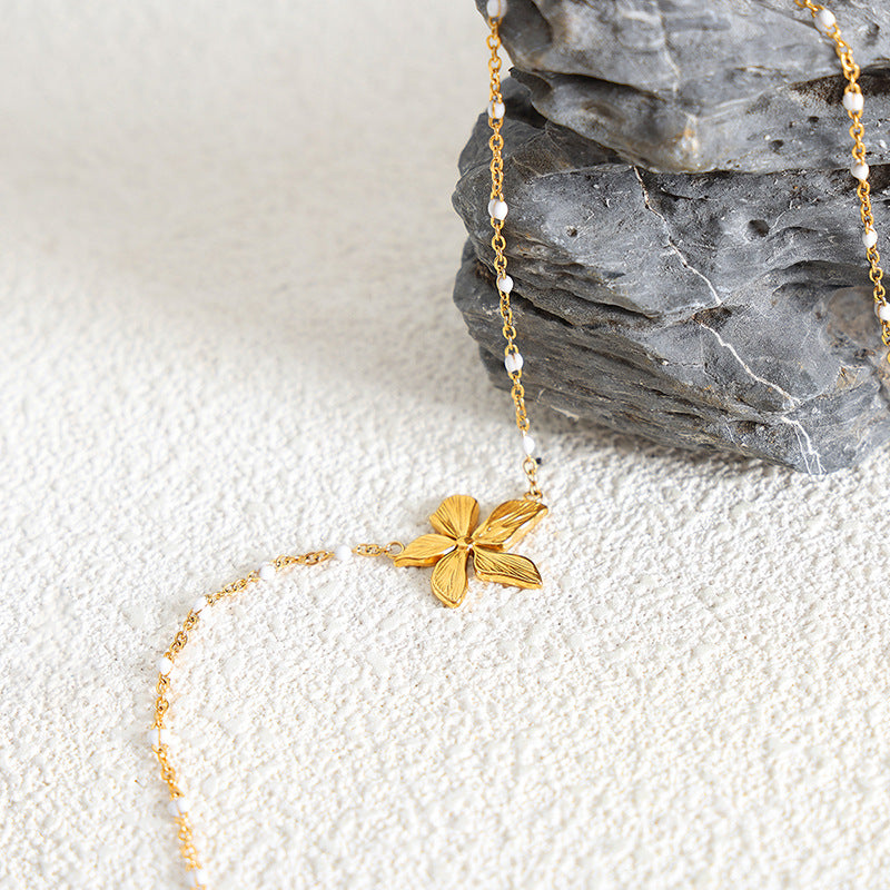 PETAL PENDANT NECKLACE