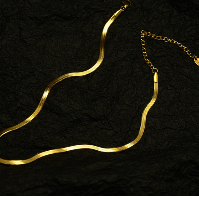PLAIN CHAIN COLLARBONE NECKLACE