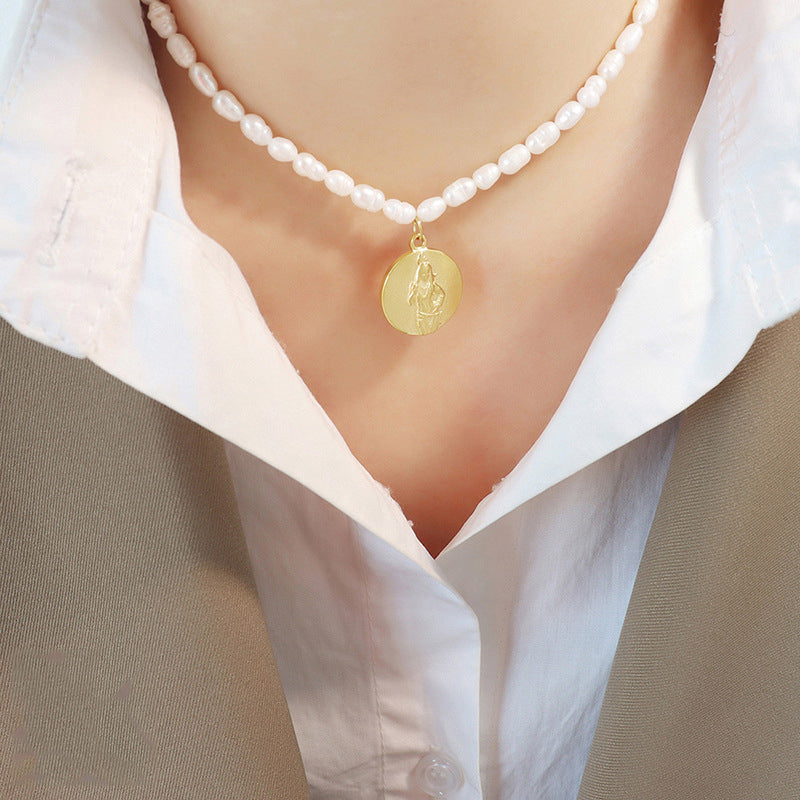 PORTRAIT PENDANT PEARL NECKLACE