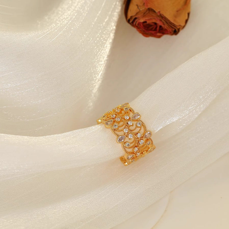 Palace style lace droplet opening ring