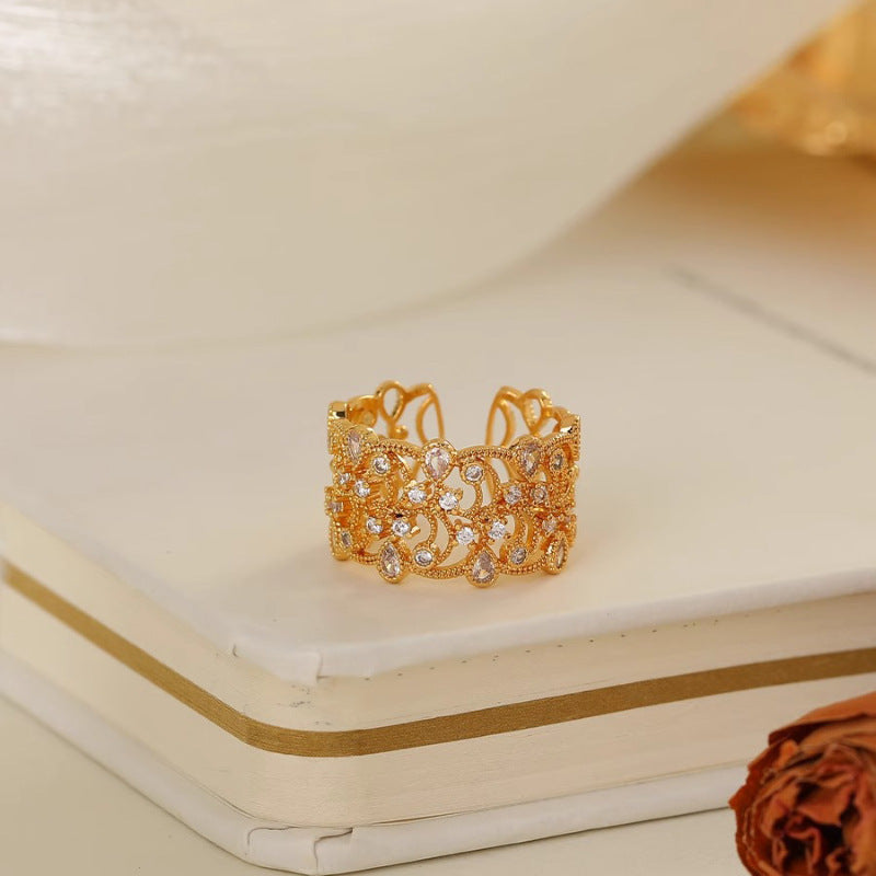 Palace style lace droplet opening ring