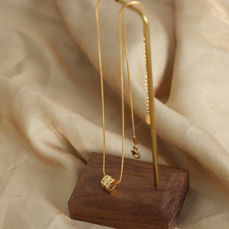 ROLLER RHINESTONE NECKLACE