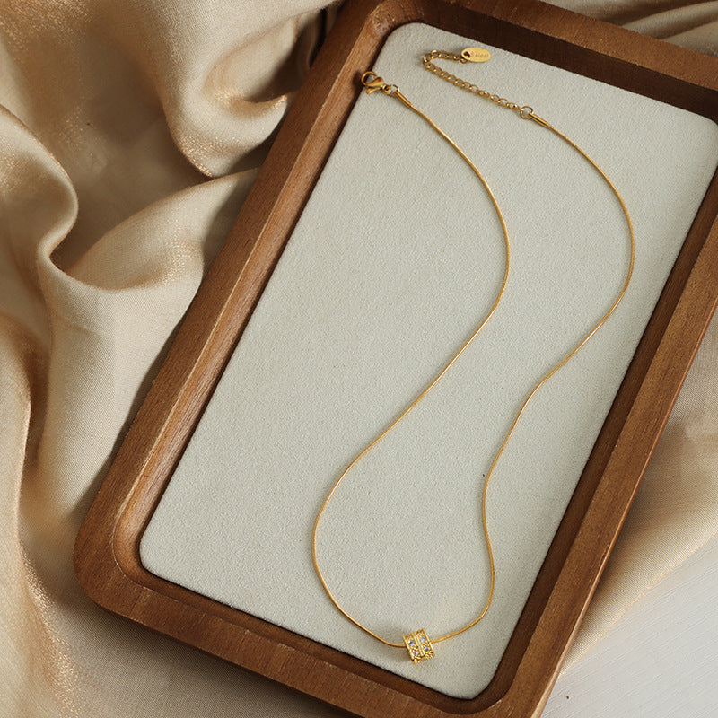 ROLLER RHINESTONE NECKLACE