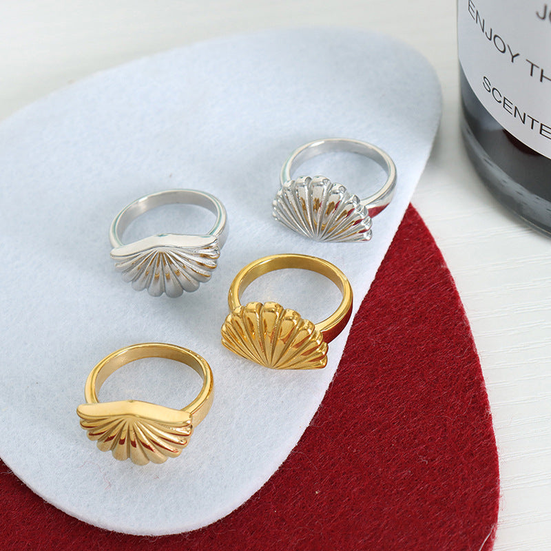 ROMANTIC SHELL RING