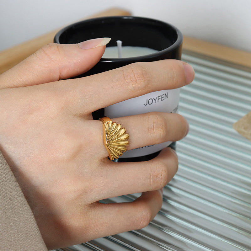 ROMANTIC SHELL RING