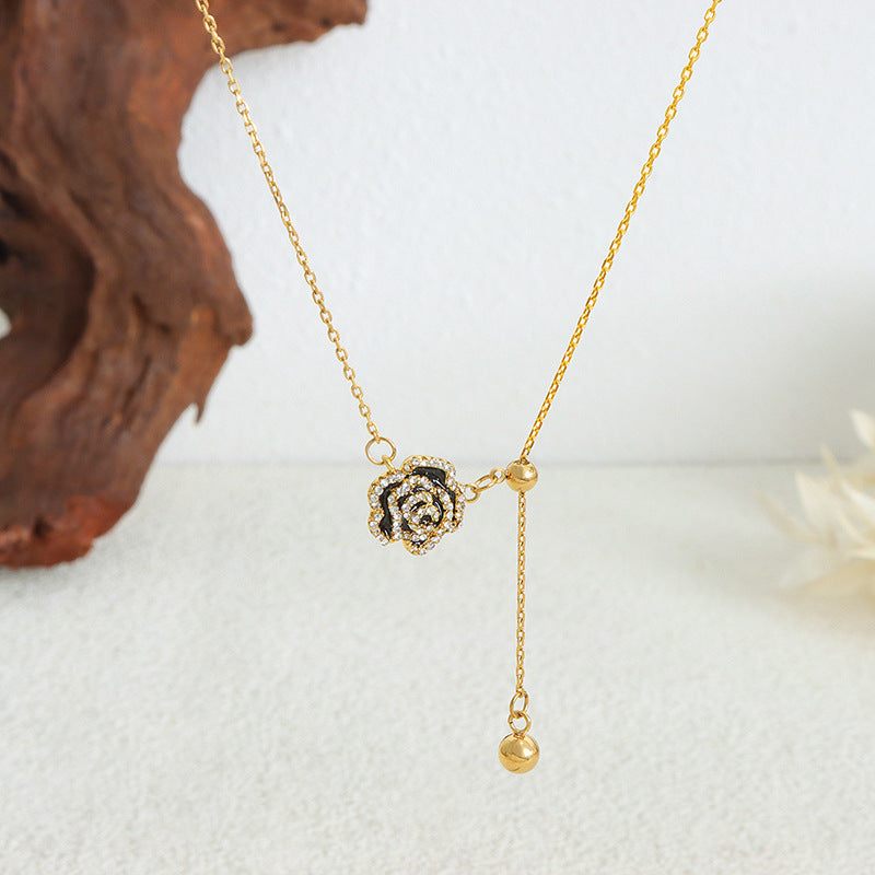 ROSE COLLARBONE CHAIN NECKLACE
