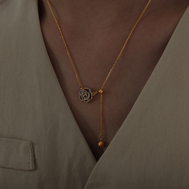 ROSE COLLARBONE CHAIN NECKLACE