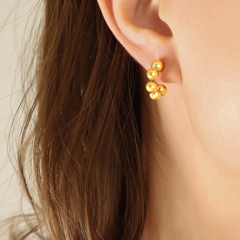 ROUND BEAD C-SHAPED EARRINGS