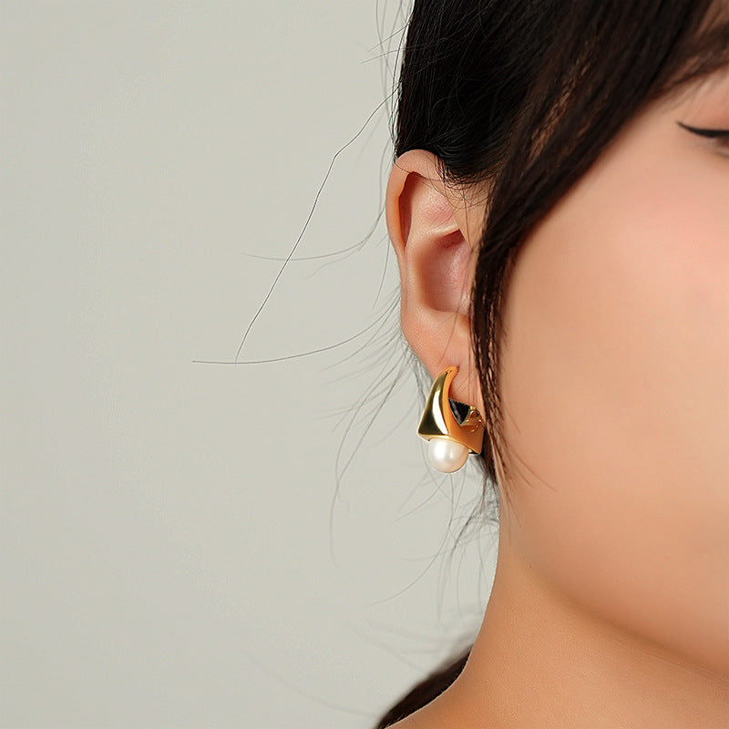 Retro geometric pearl earrings