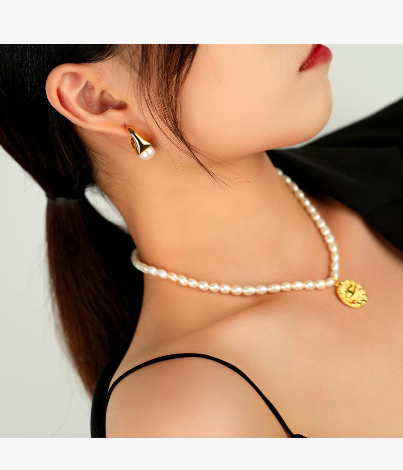 Retro geometric pearl earrings