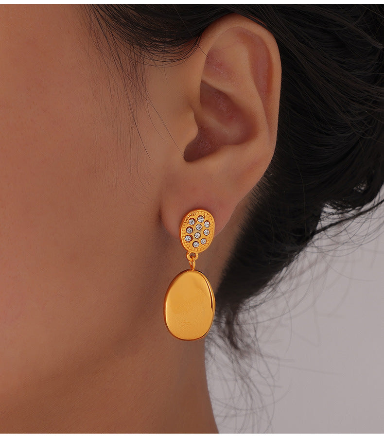 SIMPLE GEOMETRIC STUDDED EARRINGS