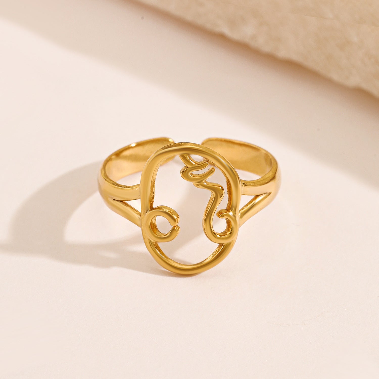 SIMPLE PORTRAIT RING