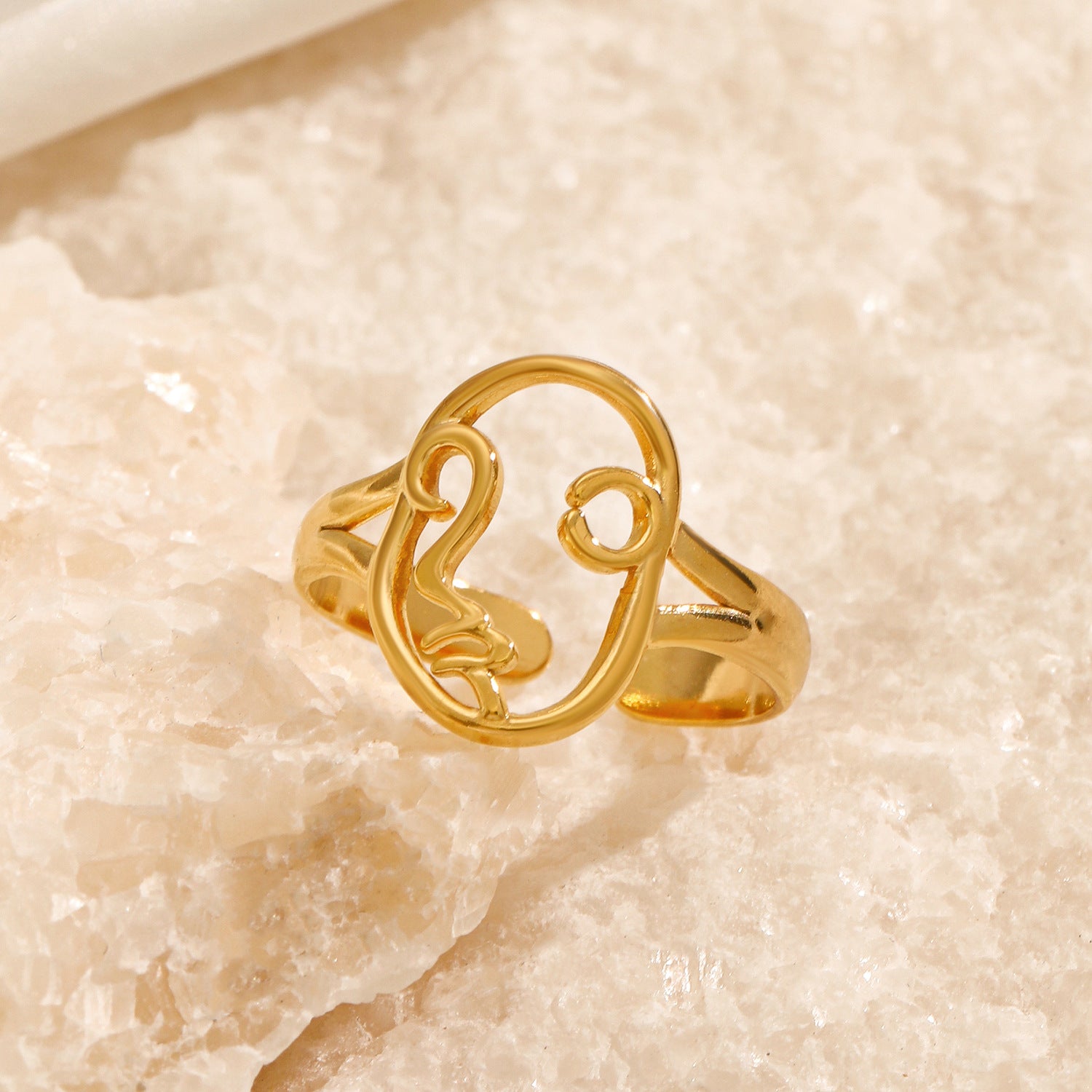 SIMPLE PORTRAIT RING