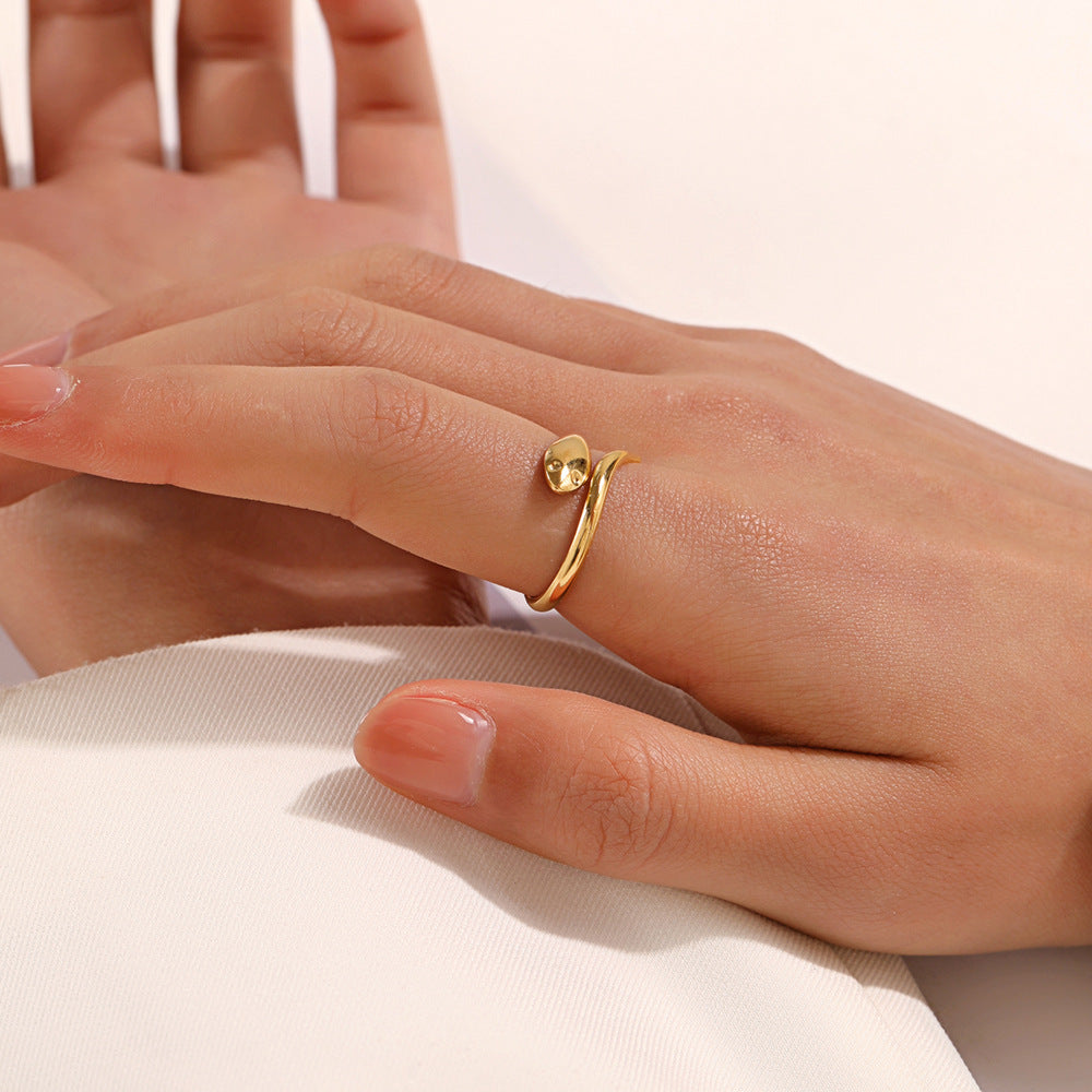 SMOOTH SNAKE SHAPED RING