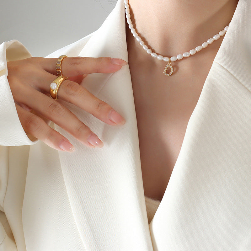 SPARKLING LETTER PENDANT PEARL NECKLACE