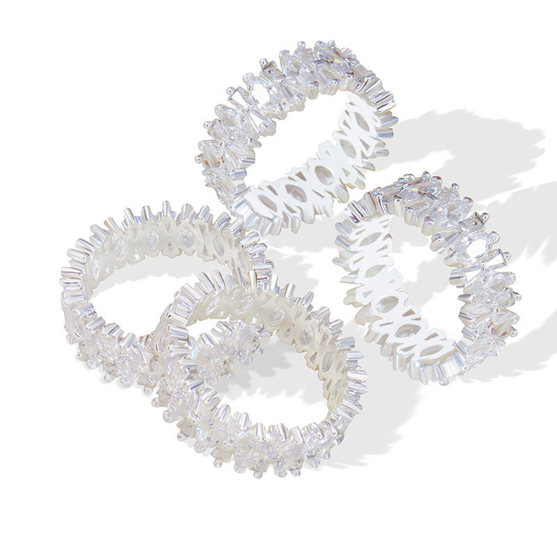 SPARKLING ZIRCON INLAID RING