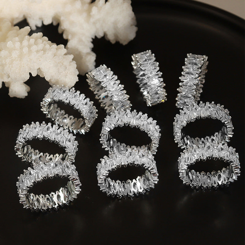 SPARKLING ZIRCON INLAID RING