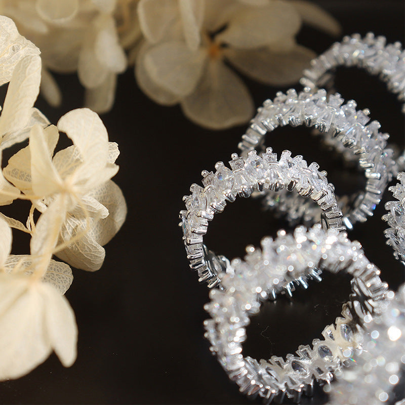 SPARKLING ZIRCON INLAID RING