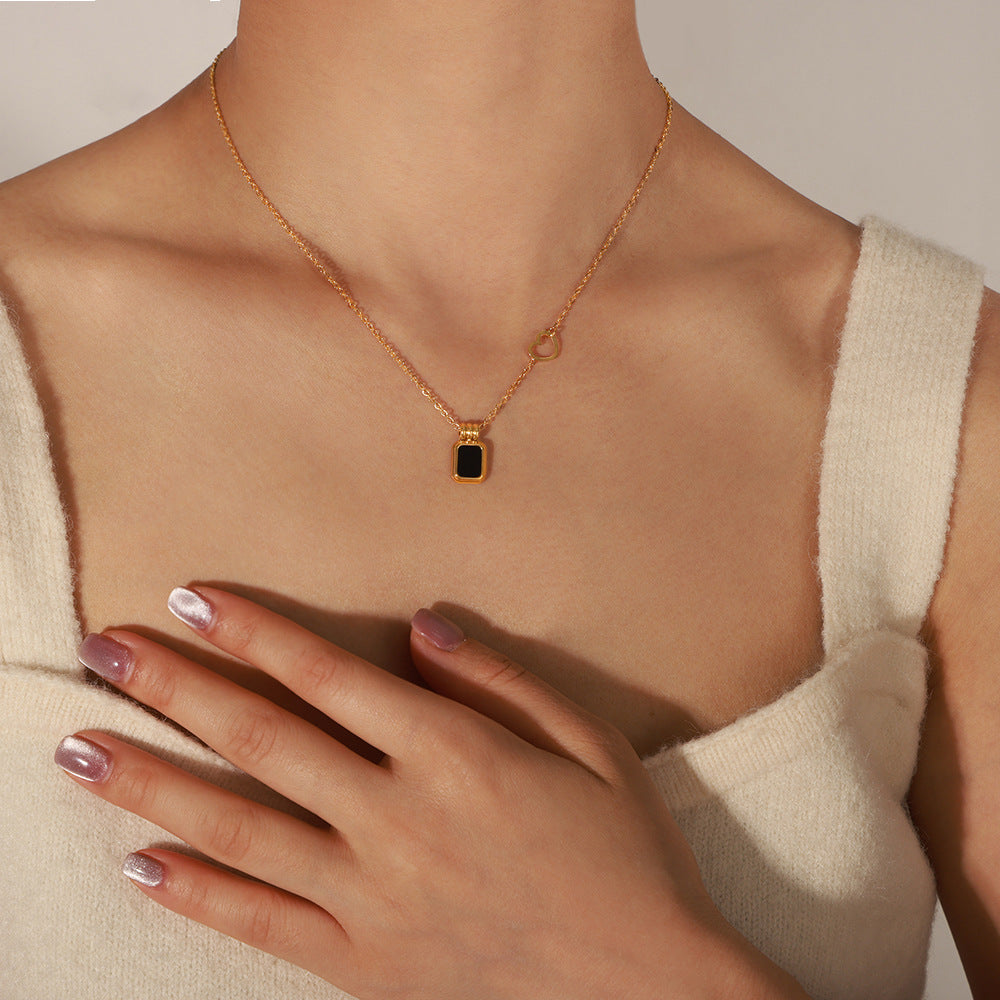 SQUARE PENDANT NECKLACE