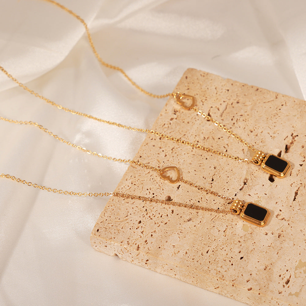 SQUARE PENDANT NECKLACE