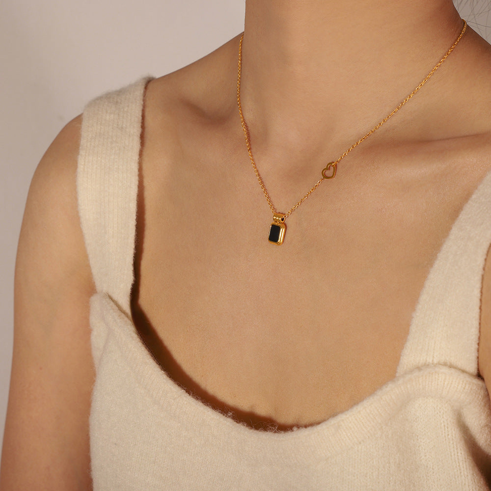 SQUARE PENDANT NECKLACE