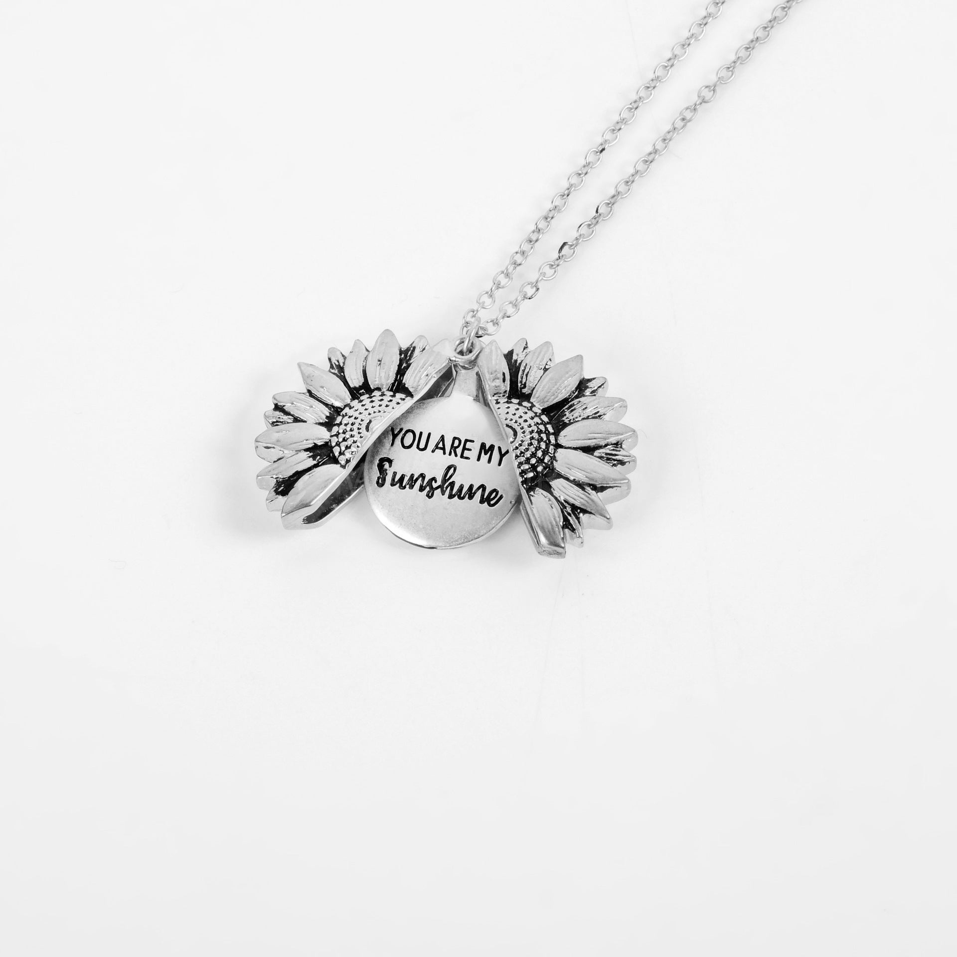 SUNFLOWER DOUBLE-LAYER ENGRAVED NECKLACE