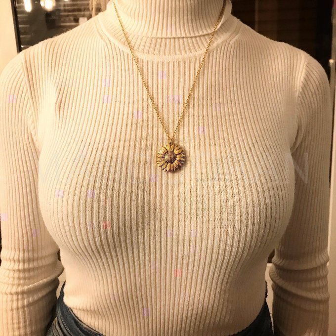 SUNFLOWER DOUBLE-LAYER ENGRAVED NECKLACE