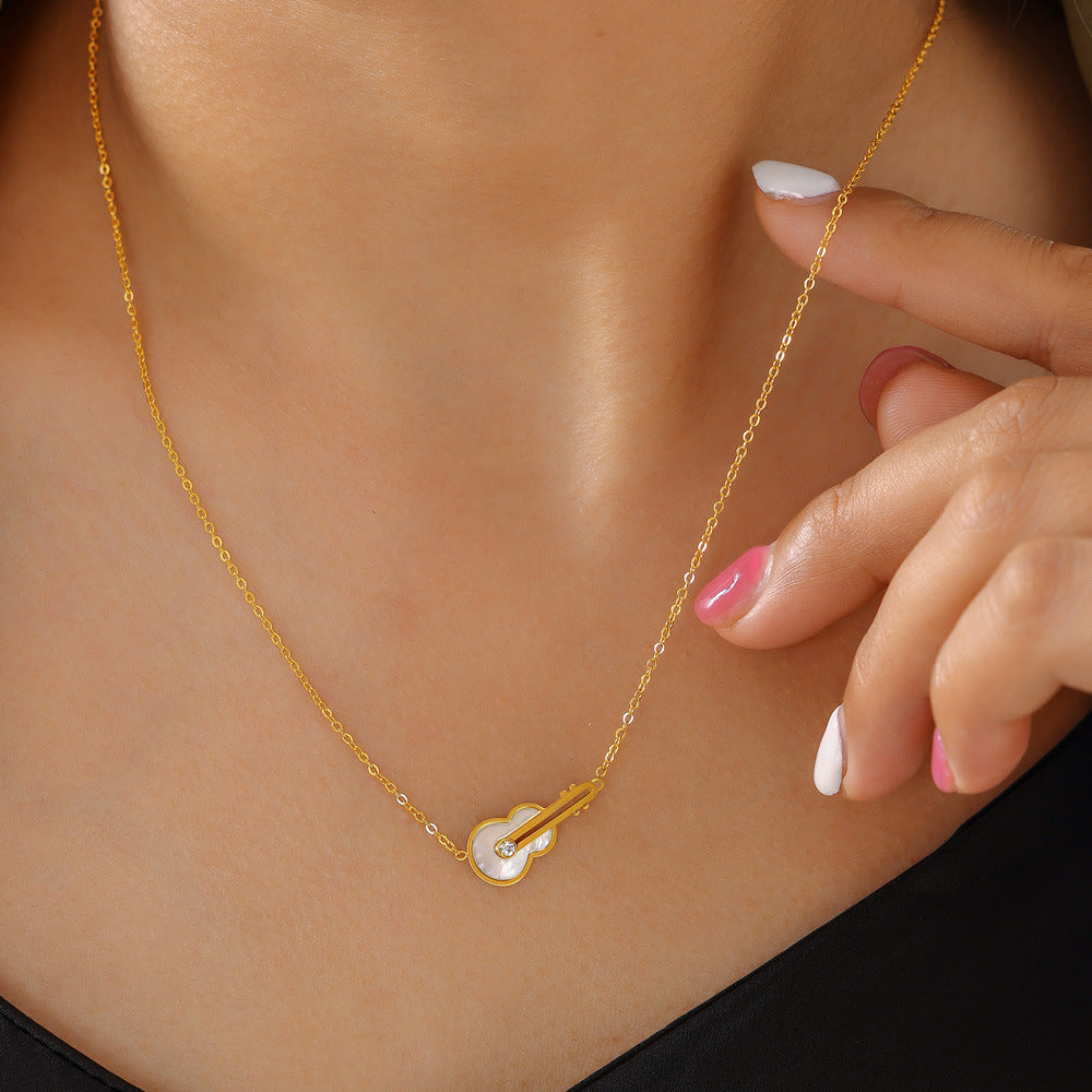 SWEET VIOLIN NECKLACE