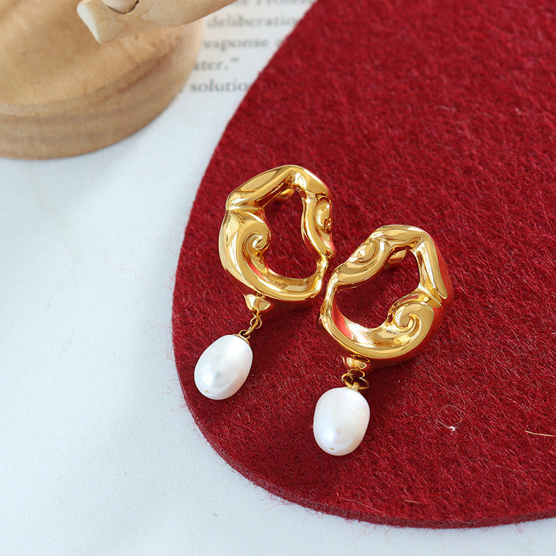 SYMMETRIC GEOMETRIC PEARL EARRINGS