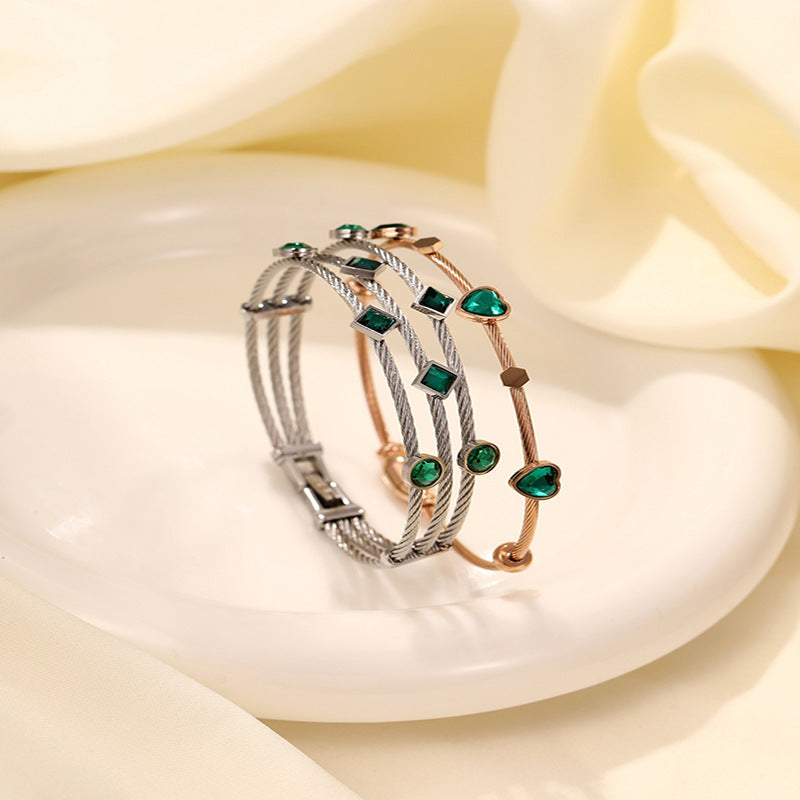 Simple and luxurious bracelet