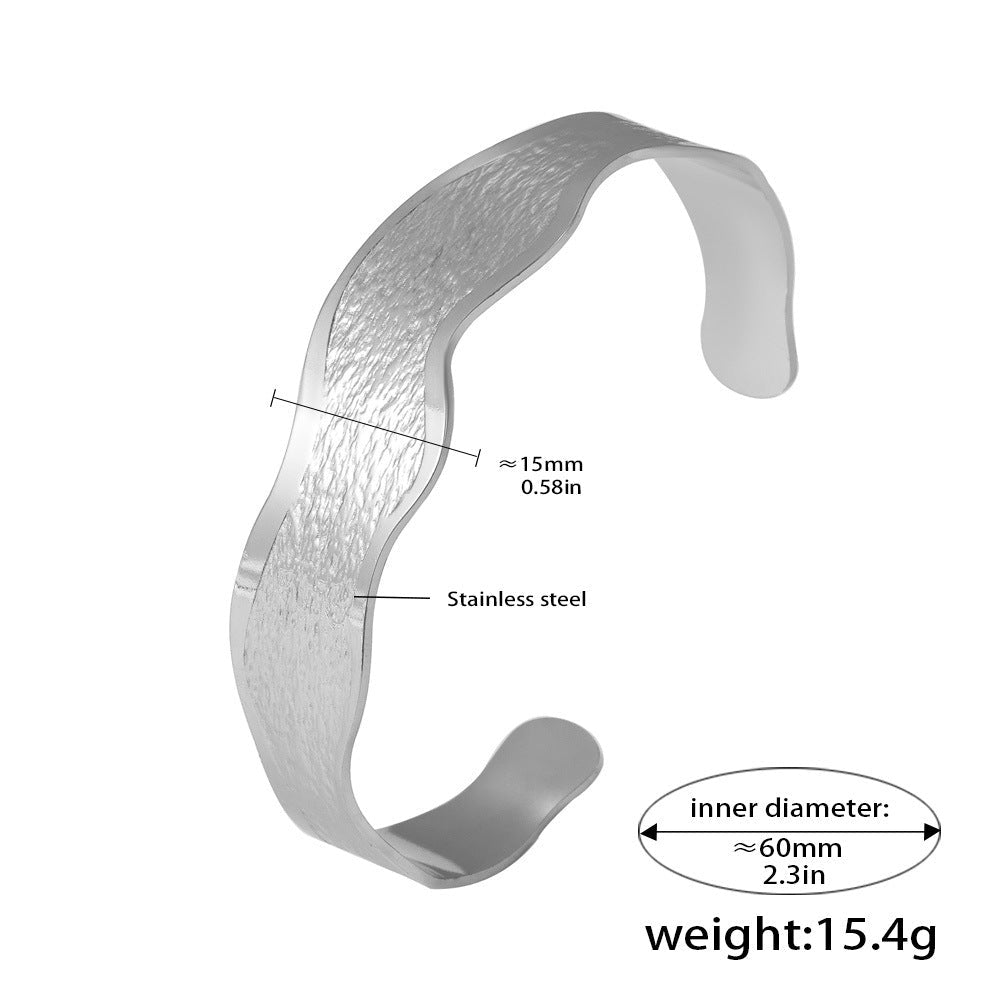 Simple wavy edge textured open bracelet