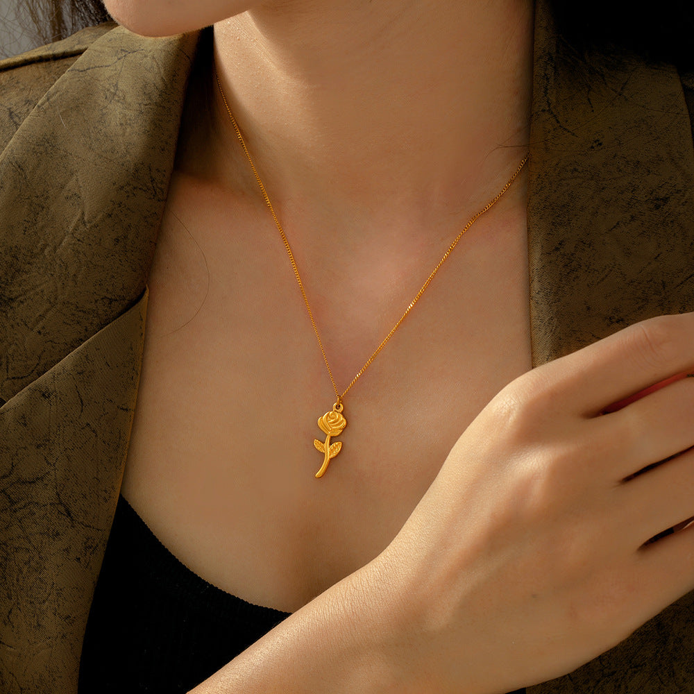 THE ENTIRE ROSE NECKLACE