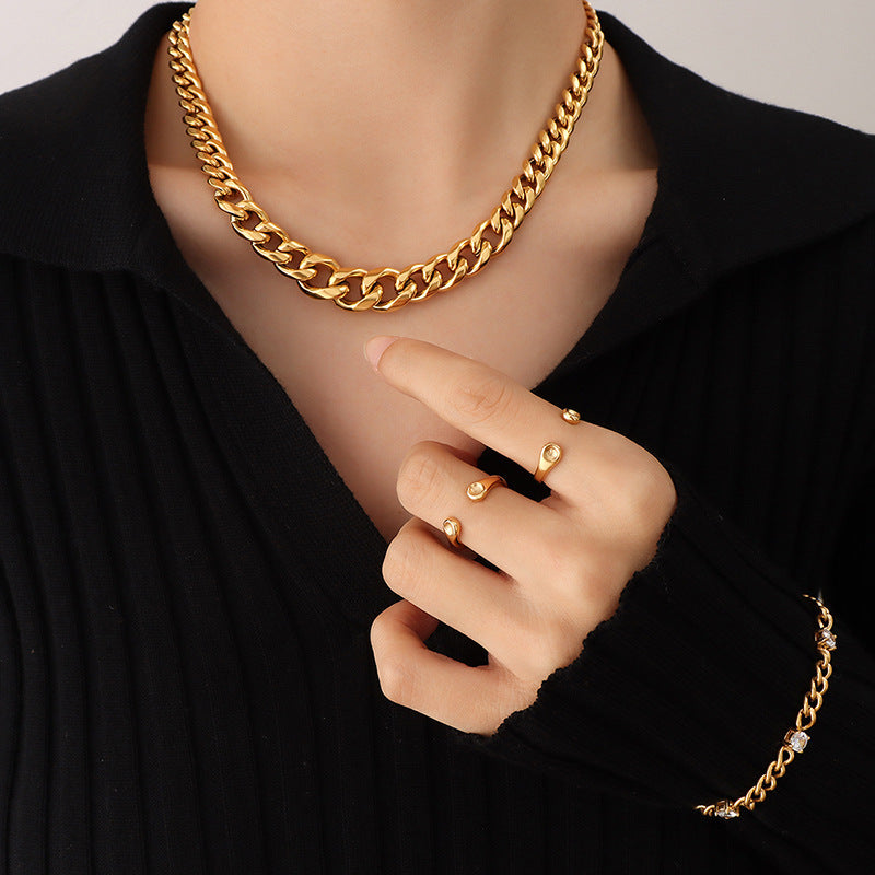 THICK CHAIN COLLARBONE NECKLACE