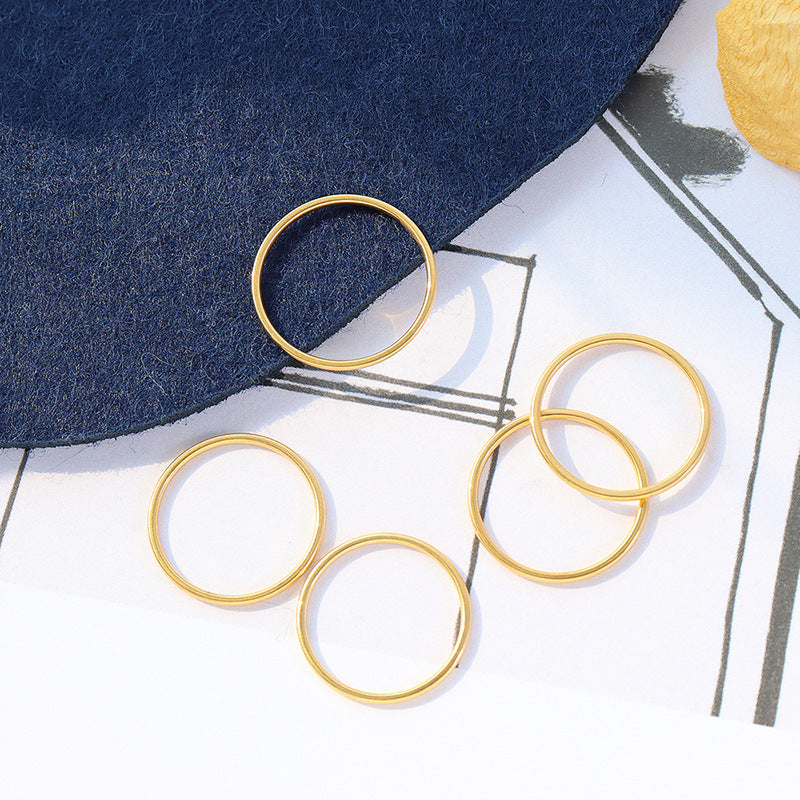 THIN AND SIMPLE RING