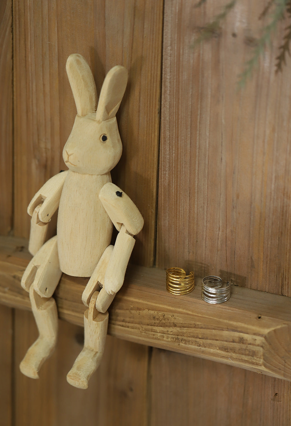 THOUSANDS OF THREADS WIDE HOLLOW RING