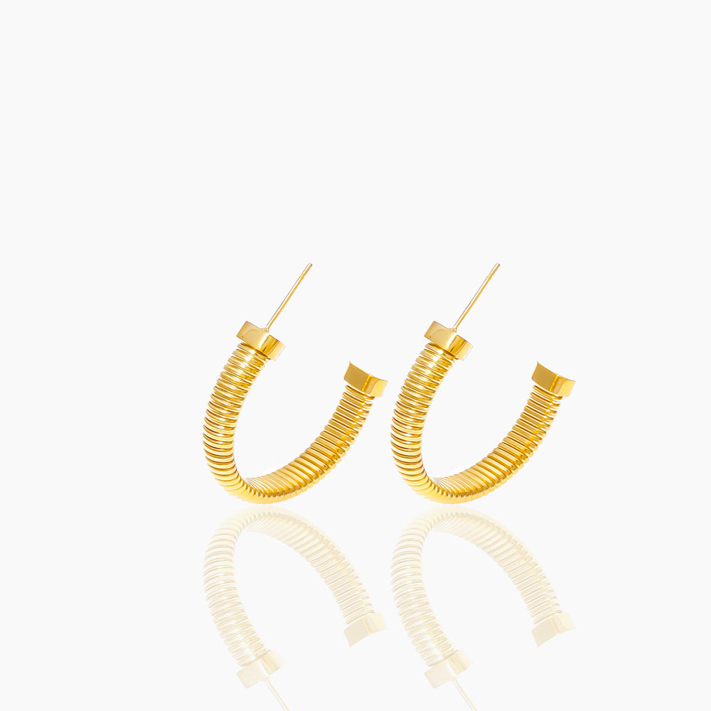 THREADED C-SHAPED EARRINGS