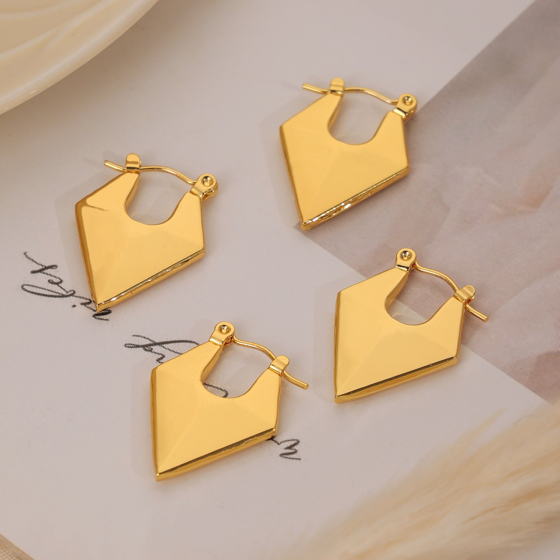 TRIANGLE EAR BUCKLE EARRINGS