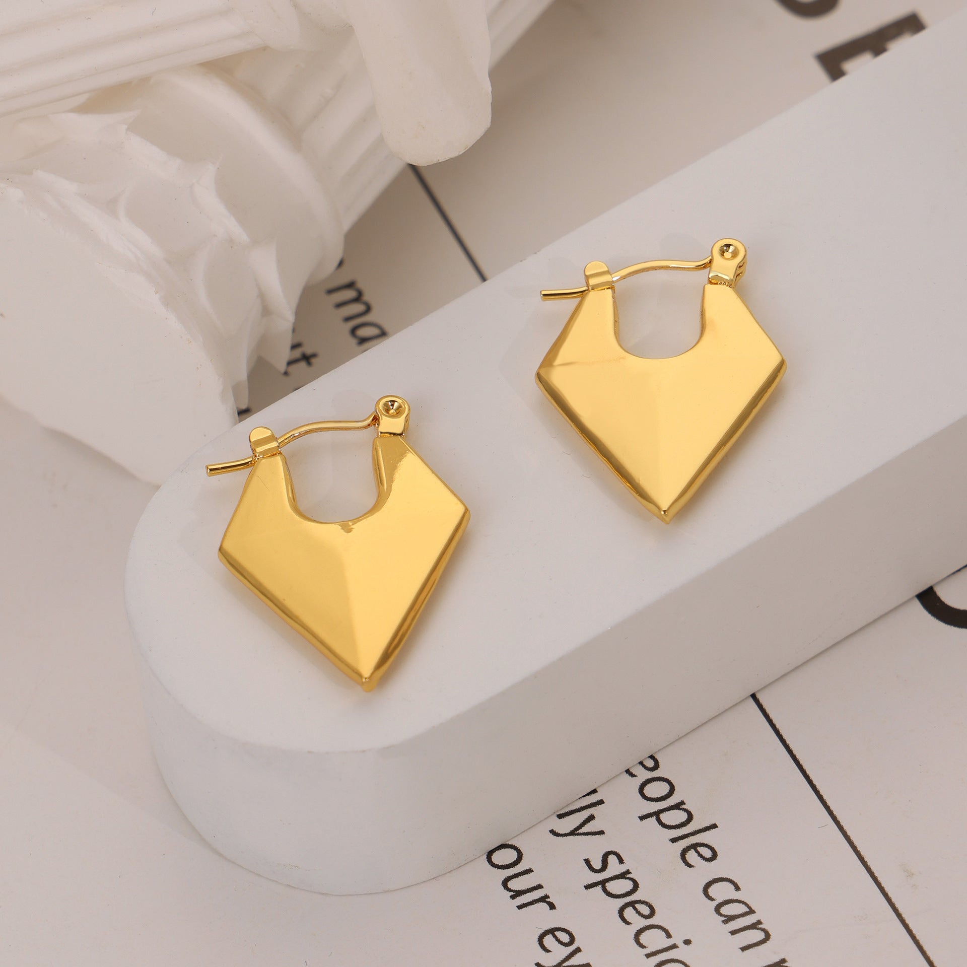 TRIANGLE EAR BUCKLE EARRINGS