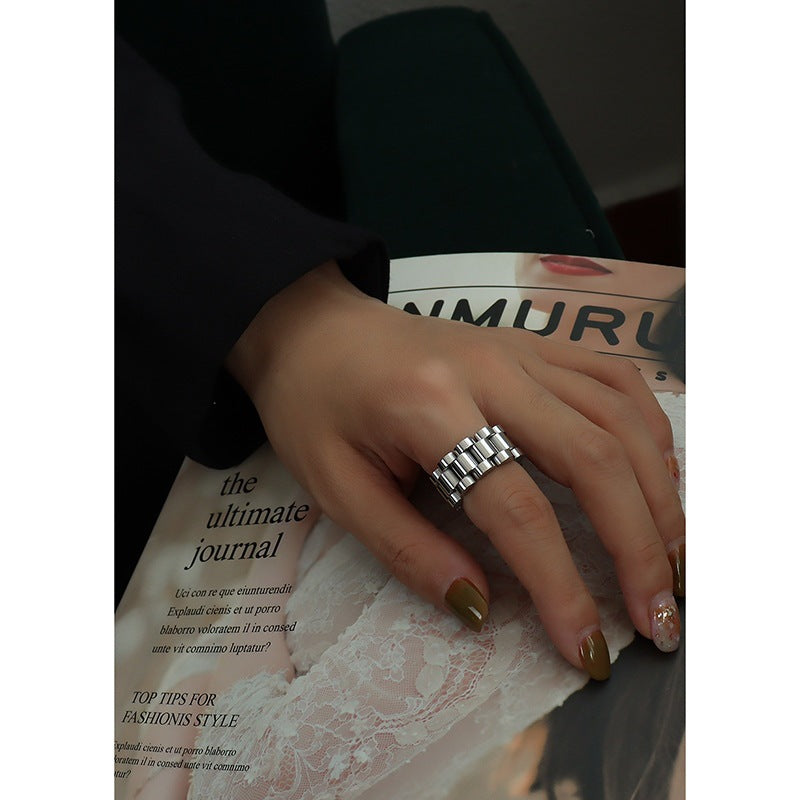 Texture neutral style versatile ring