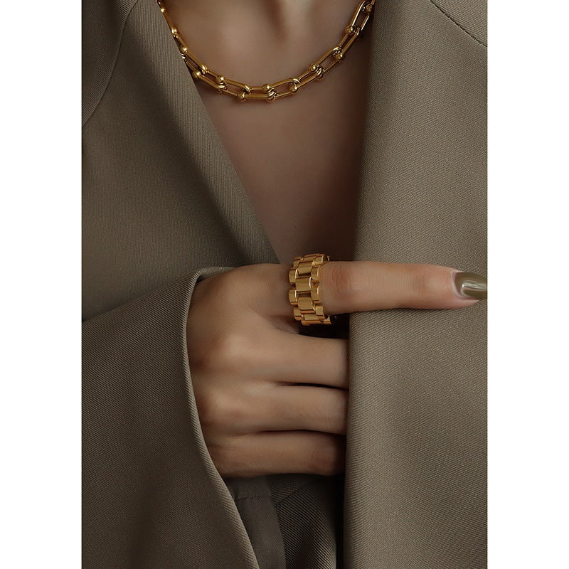 Texture neutral style versatile ring