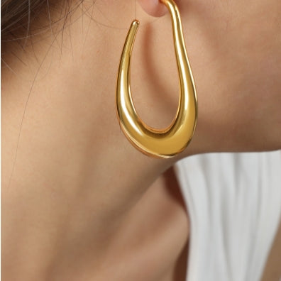 U-SHAPED HOLLOW EARRINGS