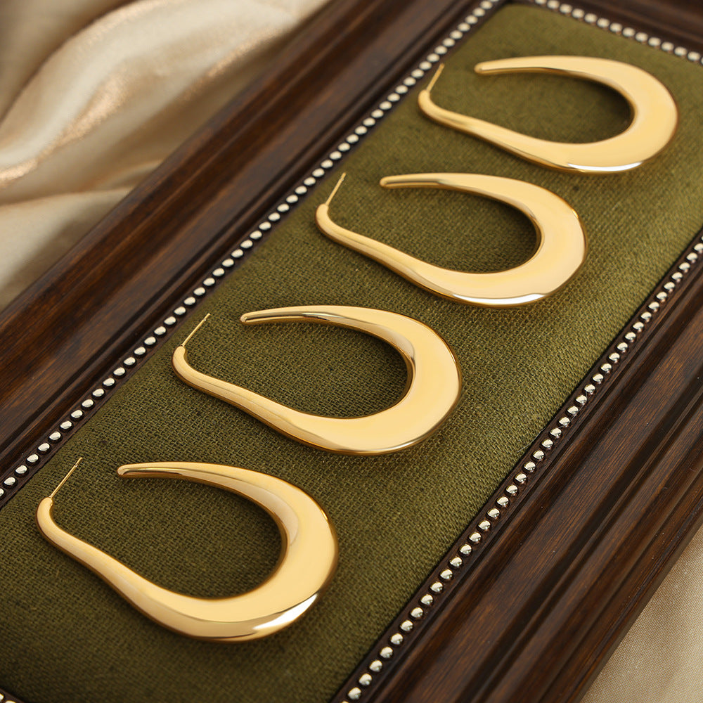 U-SHAPED HOLLOW EARRINGS