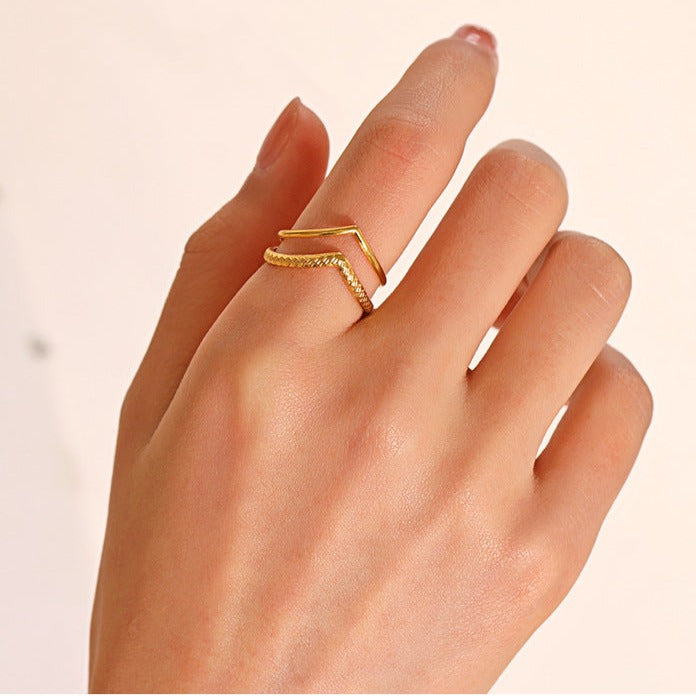 V-SHAPED RING