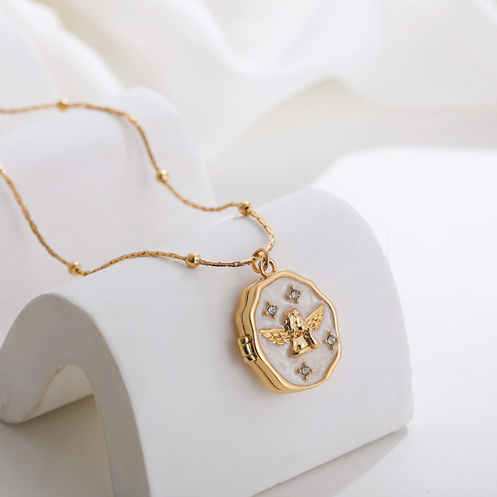 VINTAGE ANGEL FRAME NECKLACE